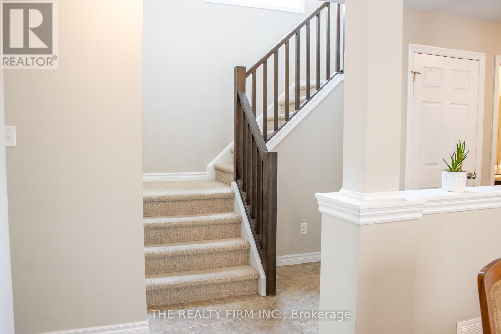 884 REEVES AVENUE - 23
