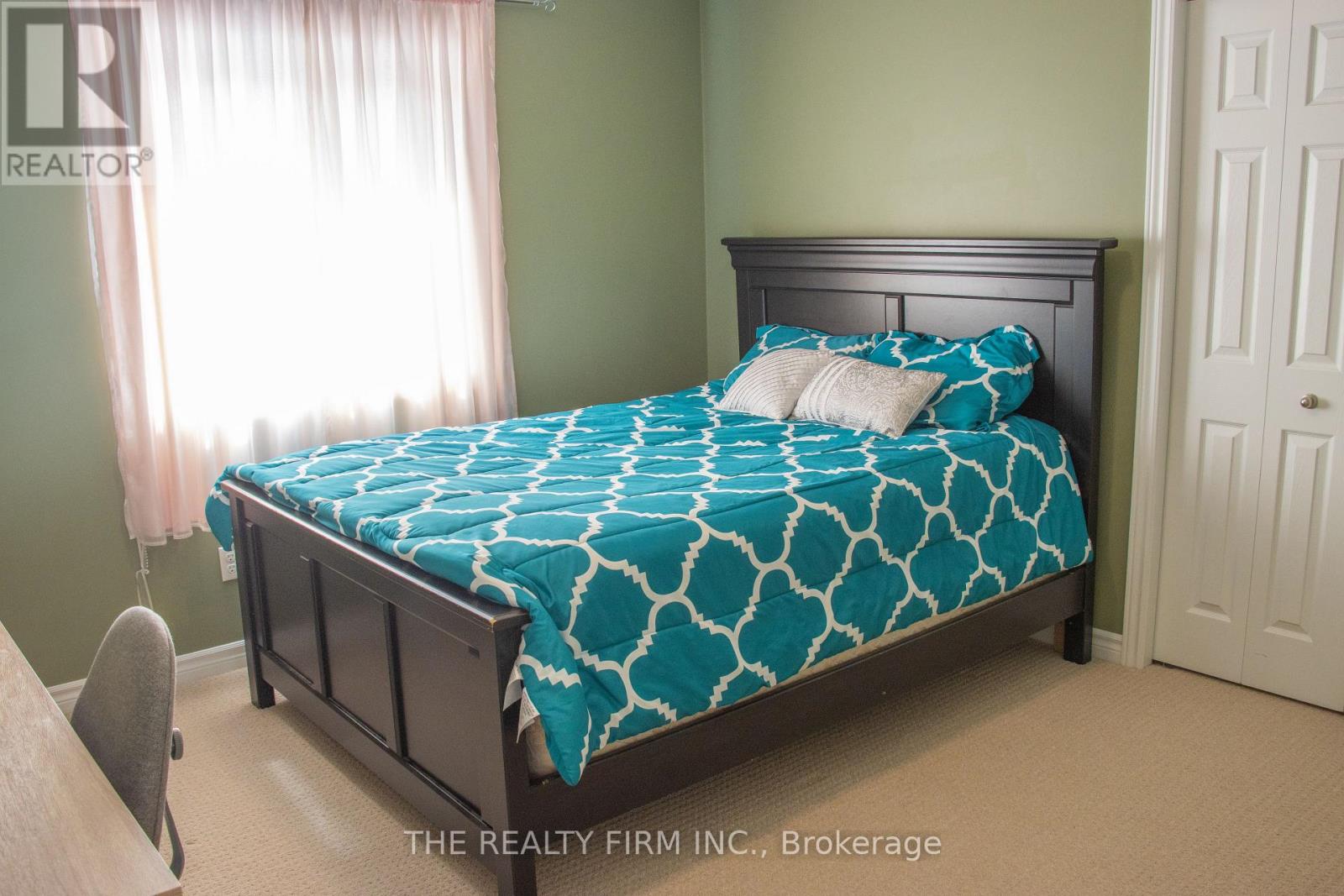 884 REEVES AVENUE - 33