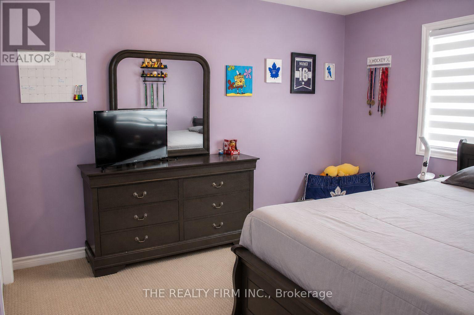 884 REEVES AVENUE - 36