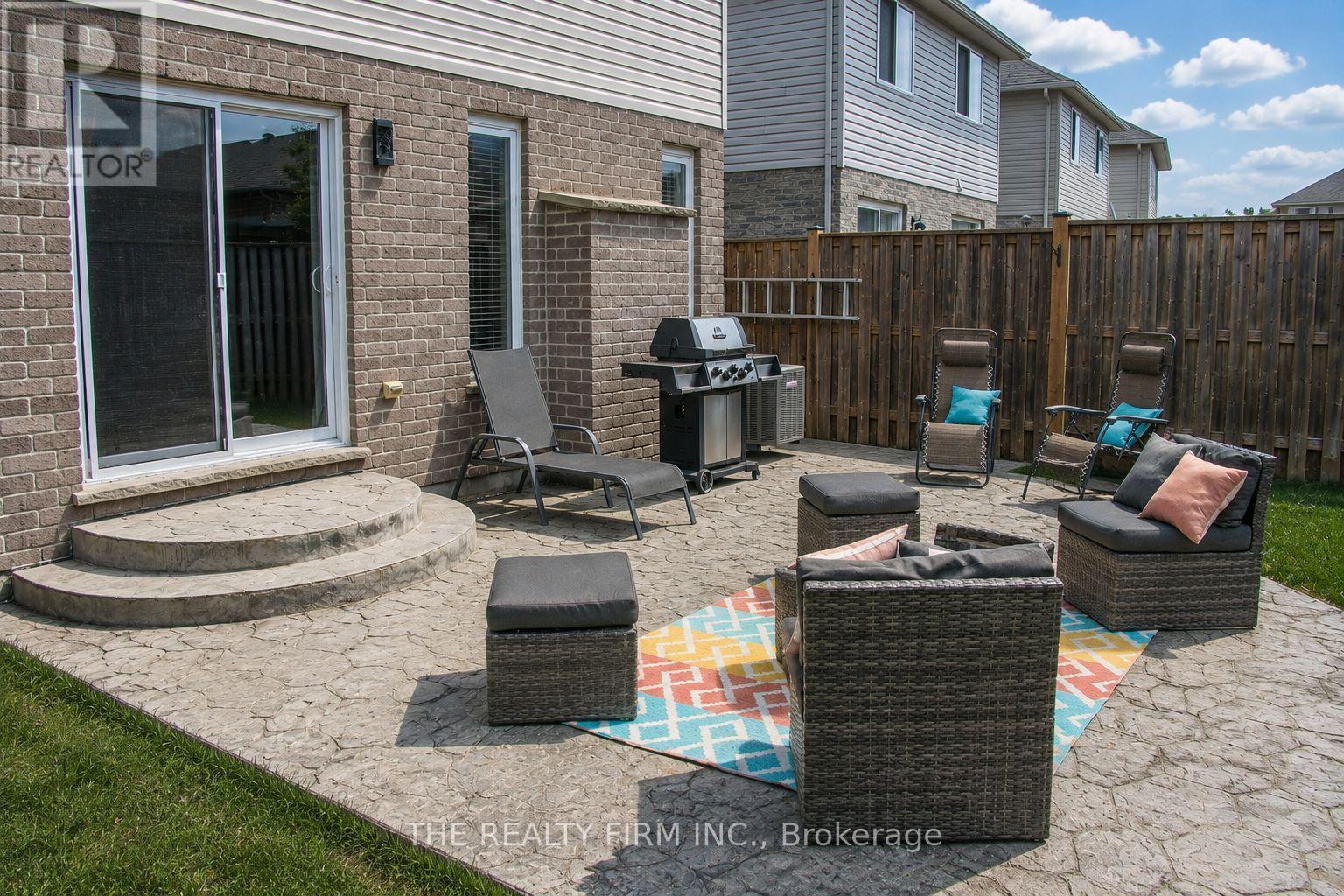 884 REEVES AVENUE - 42