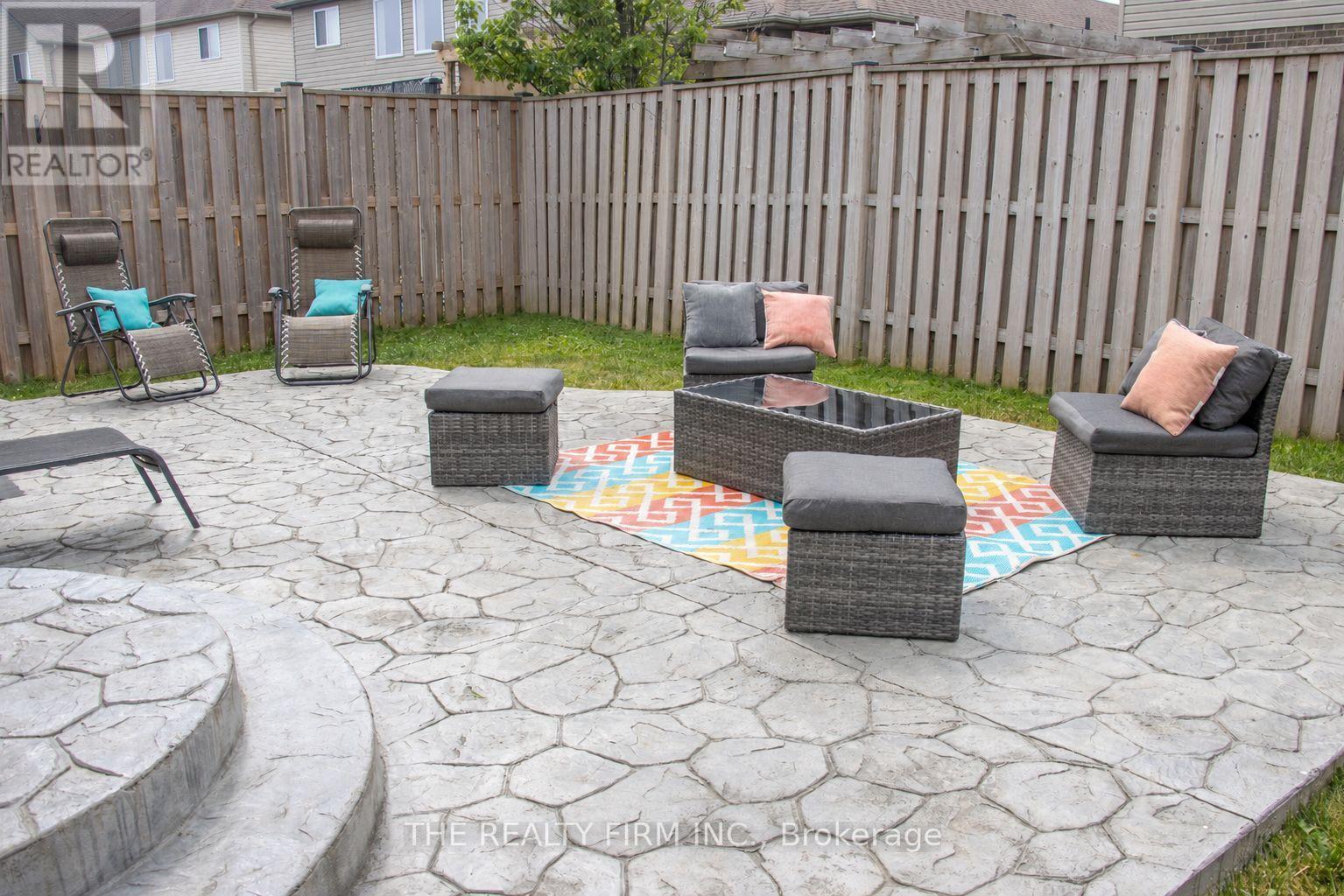 884 REEVES AVENUE - 43