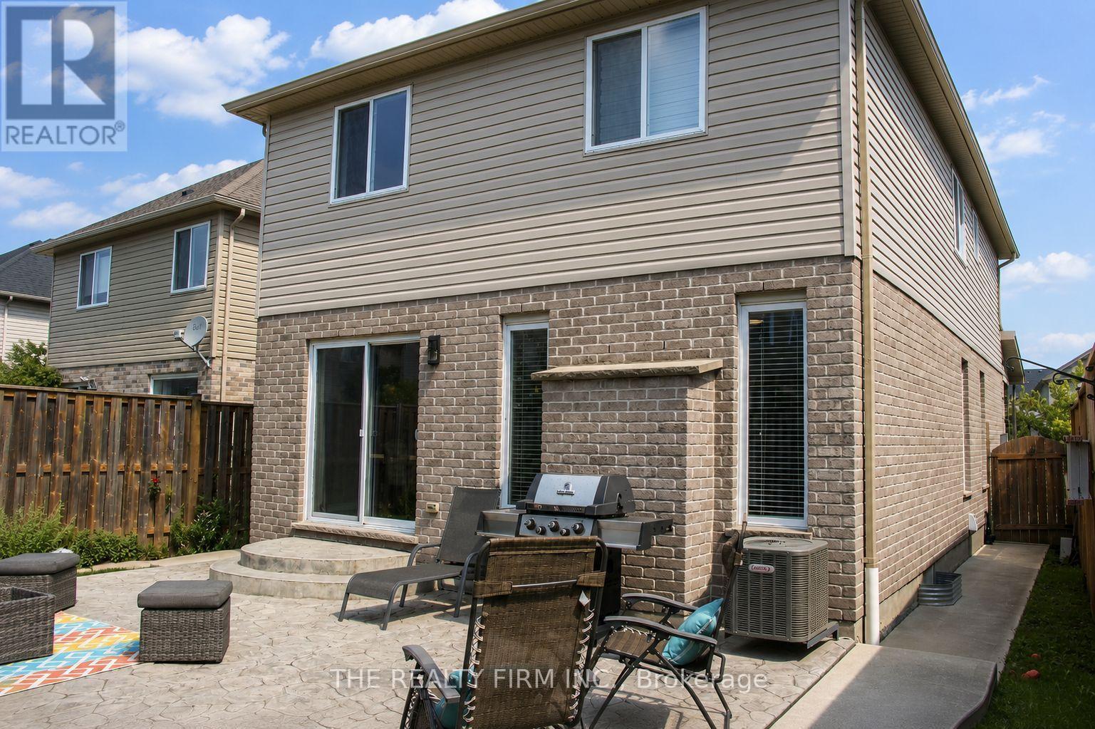 884 REEVES AVENUE - 44