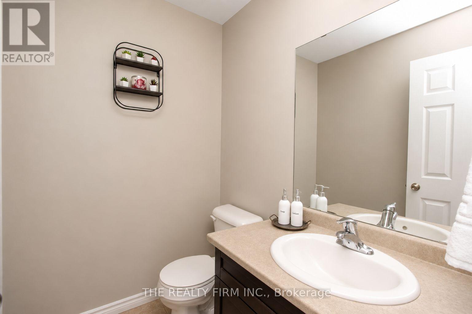 884 REEVES AVENUE - 7