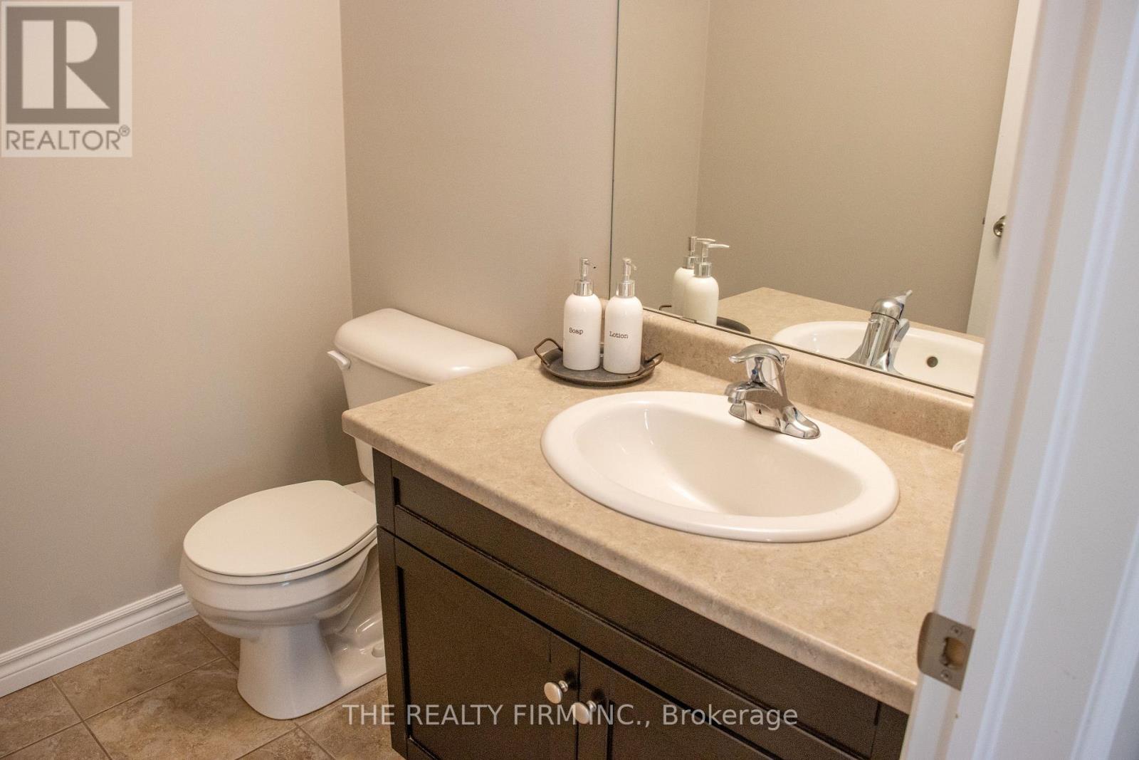 884 REEVES AVENUE - 8