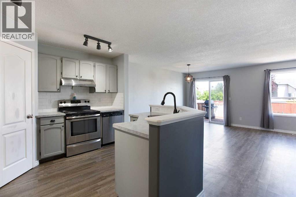 7269 Laguna Way NE - 2