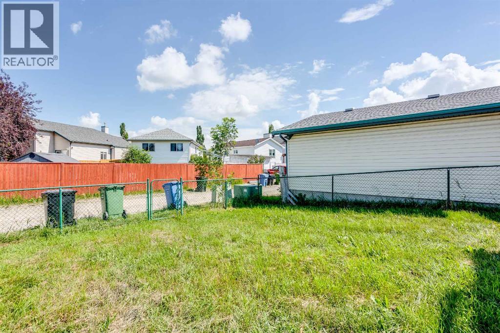 7269 Laguna Way NE - 32