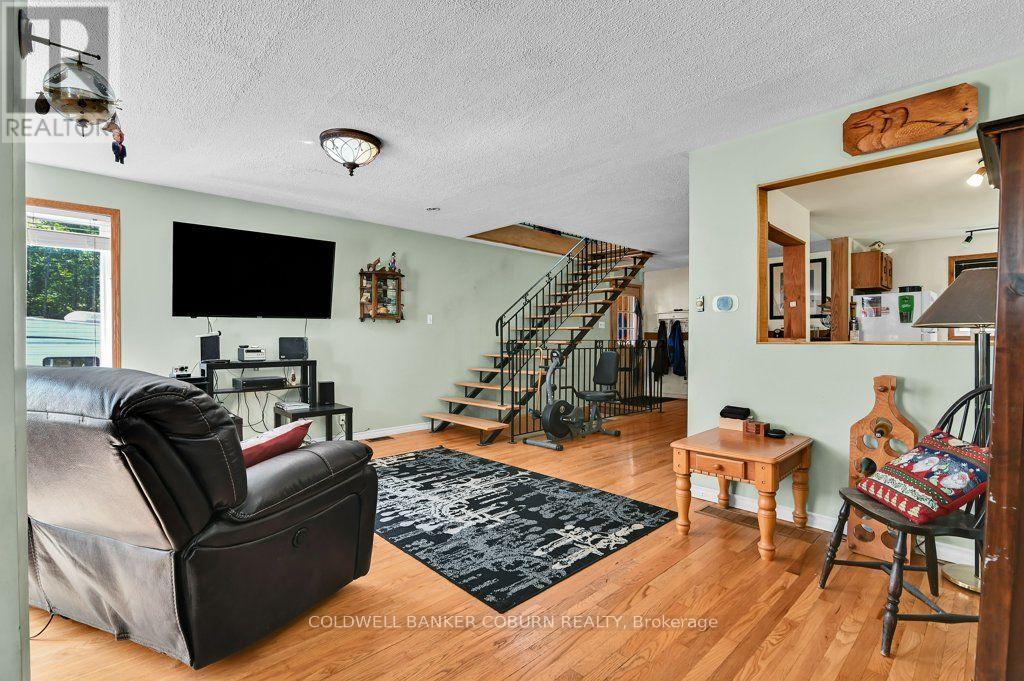 5094 BRUNET ROAD - 12