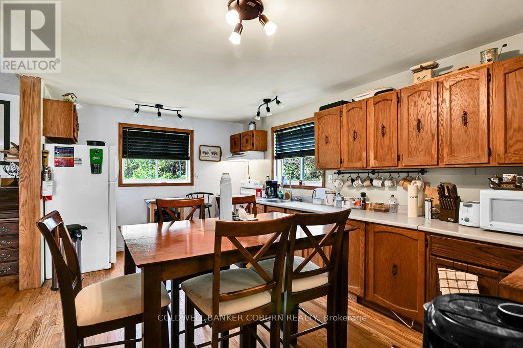 5094 BRUNET ROAD - 17