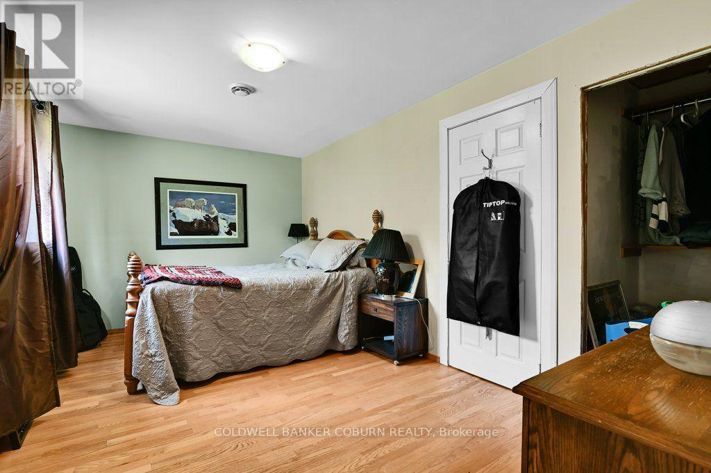 5094 BRUNET ROAD - 21