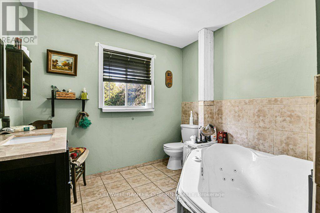 5094 BRUNET ROAD - 22