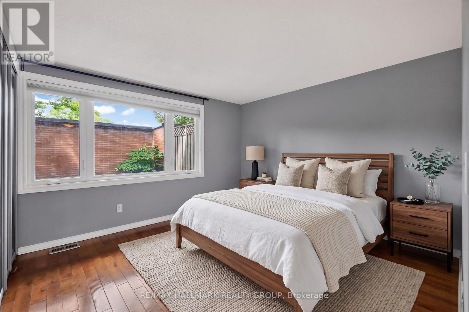 #22 290 CATHCART STREET - 18