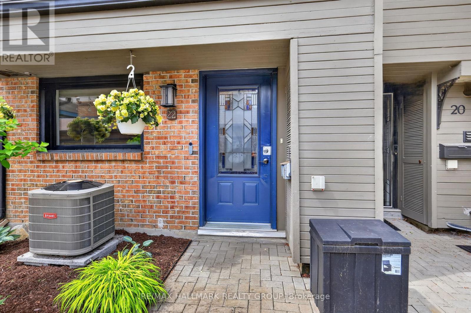 #22 290 CATHCART STREET - 4