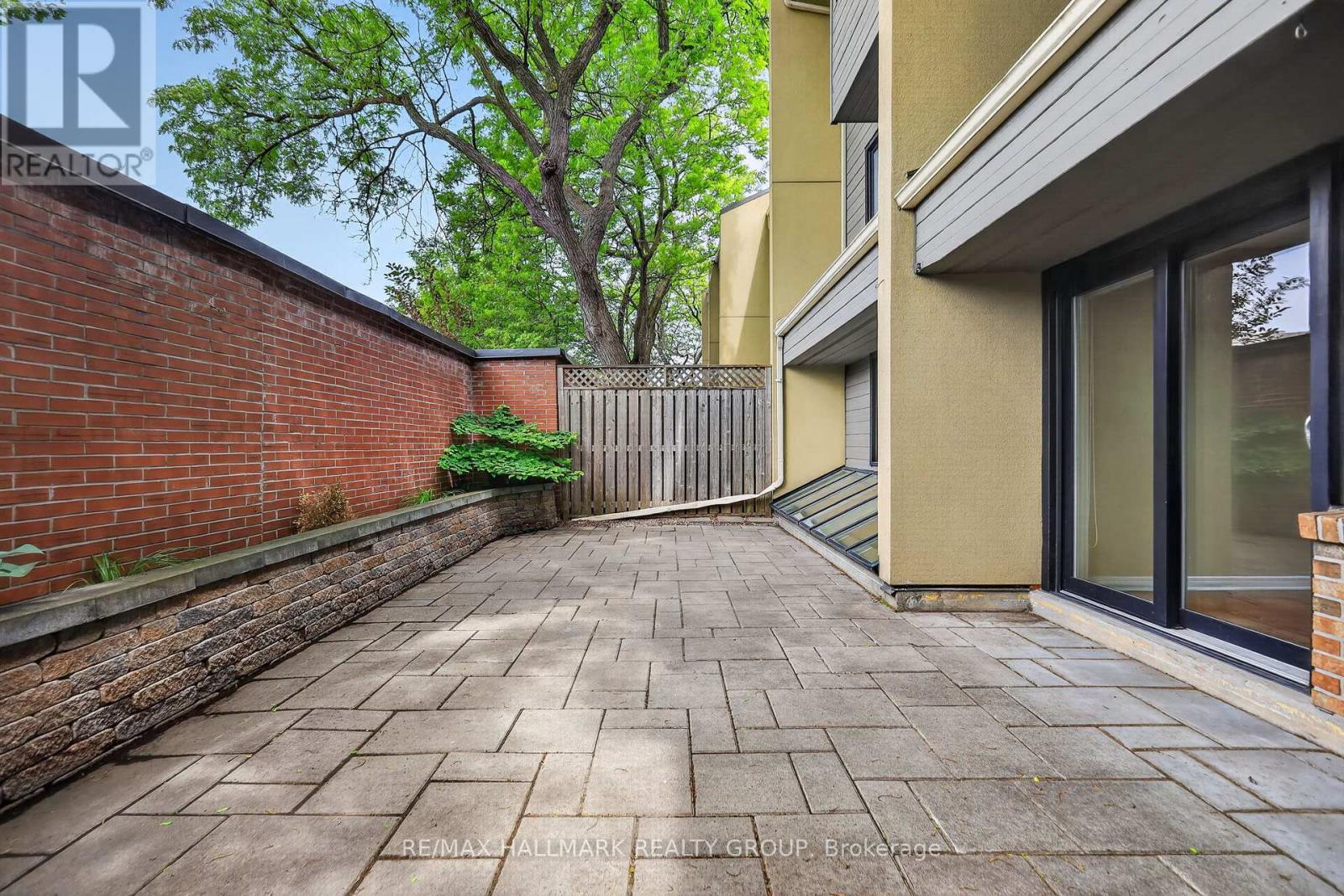 #22 290 CATHCART STREET - 43