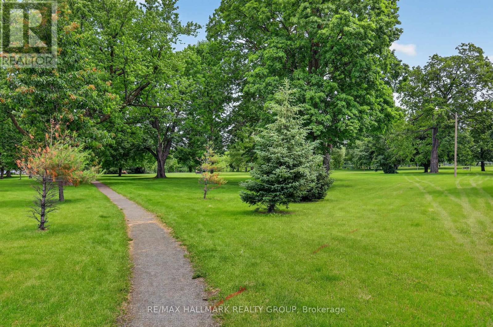 #22 290 CATHCART STREET - 49