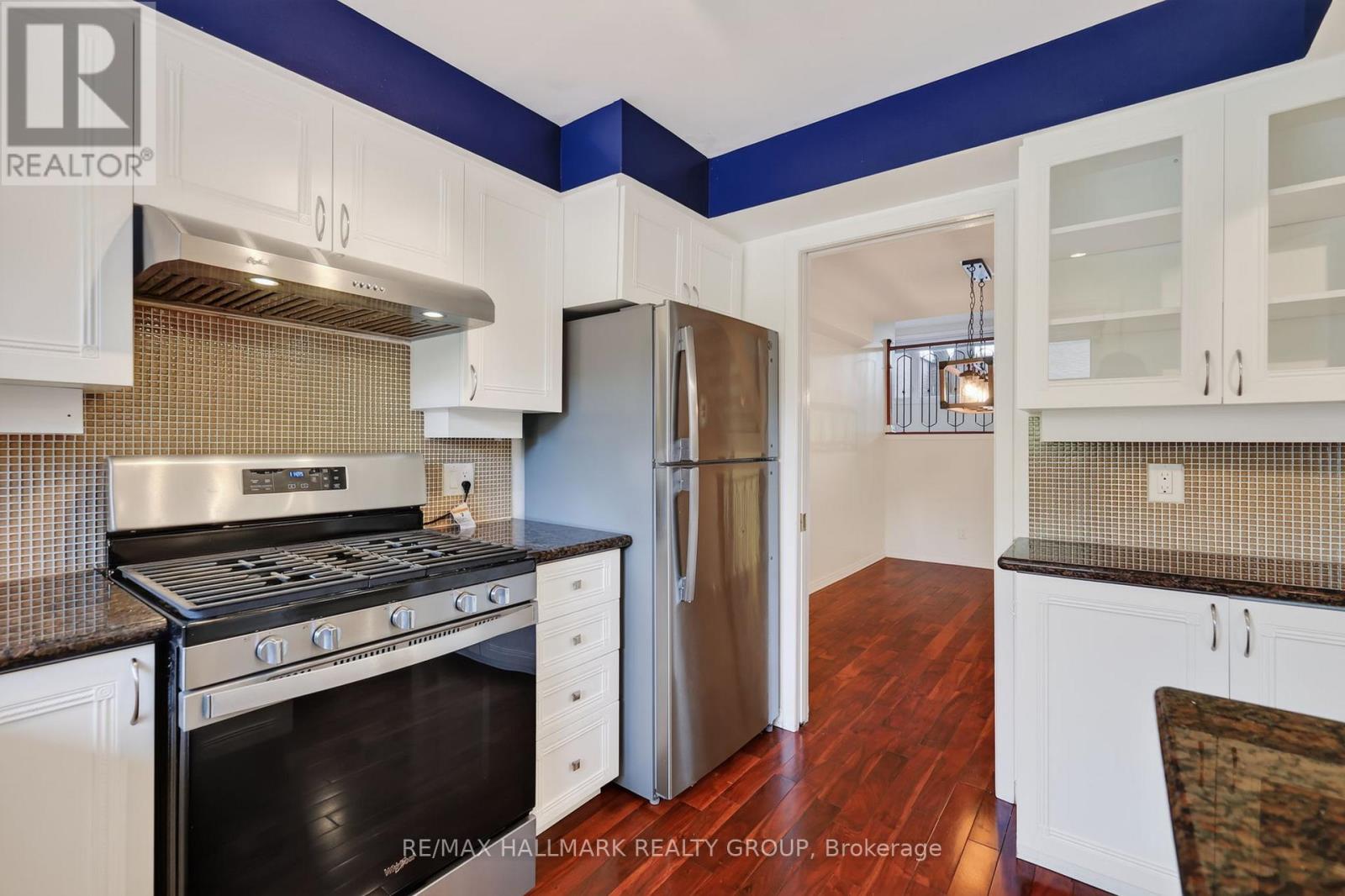 #22 290 CATHCART STREET - 8