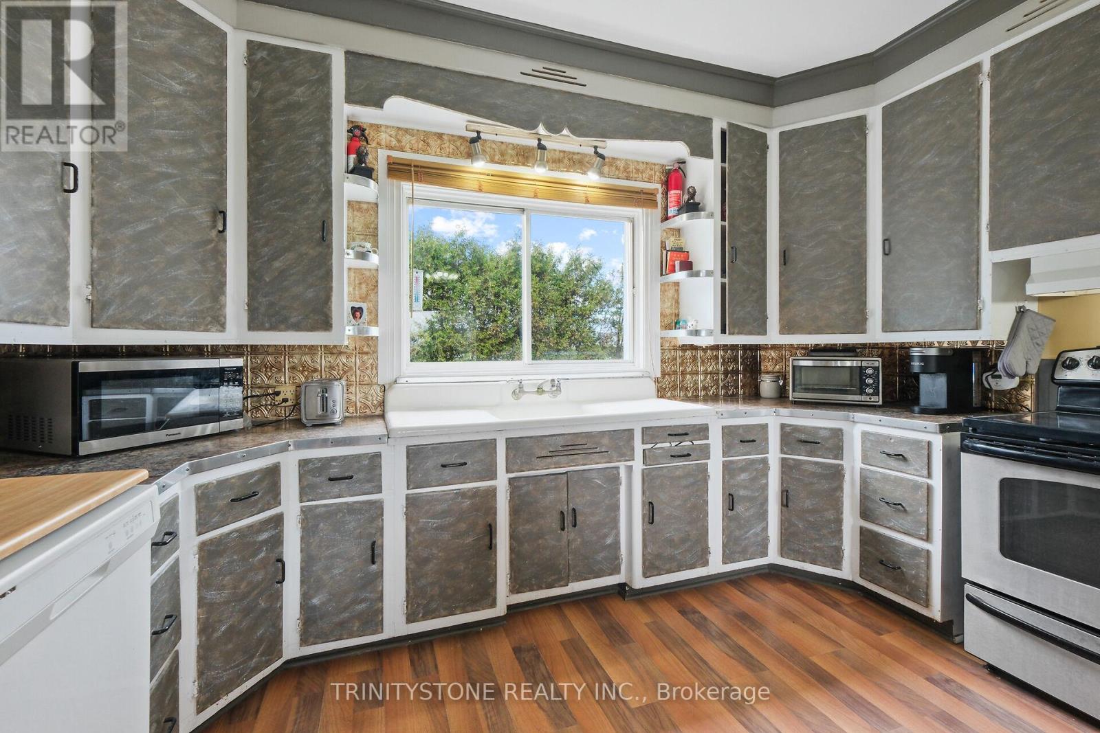 662 LACROIX ROAD - 18
