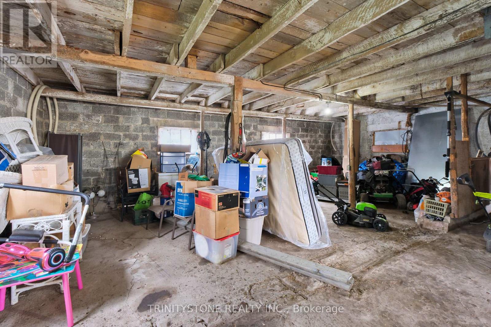 662 LACROIX ROAD - 43