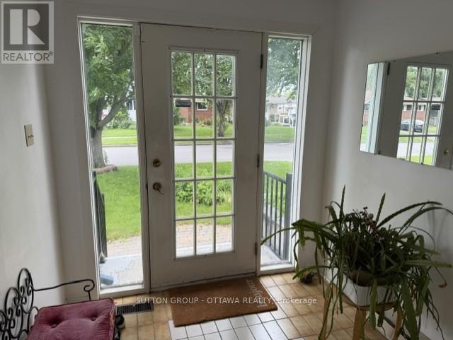 767 CLAUDE STREET - 8