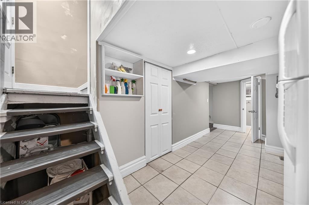 88 CHAPLIN Avenue - Image 25