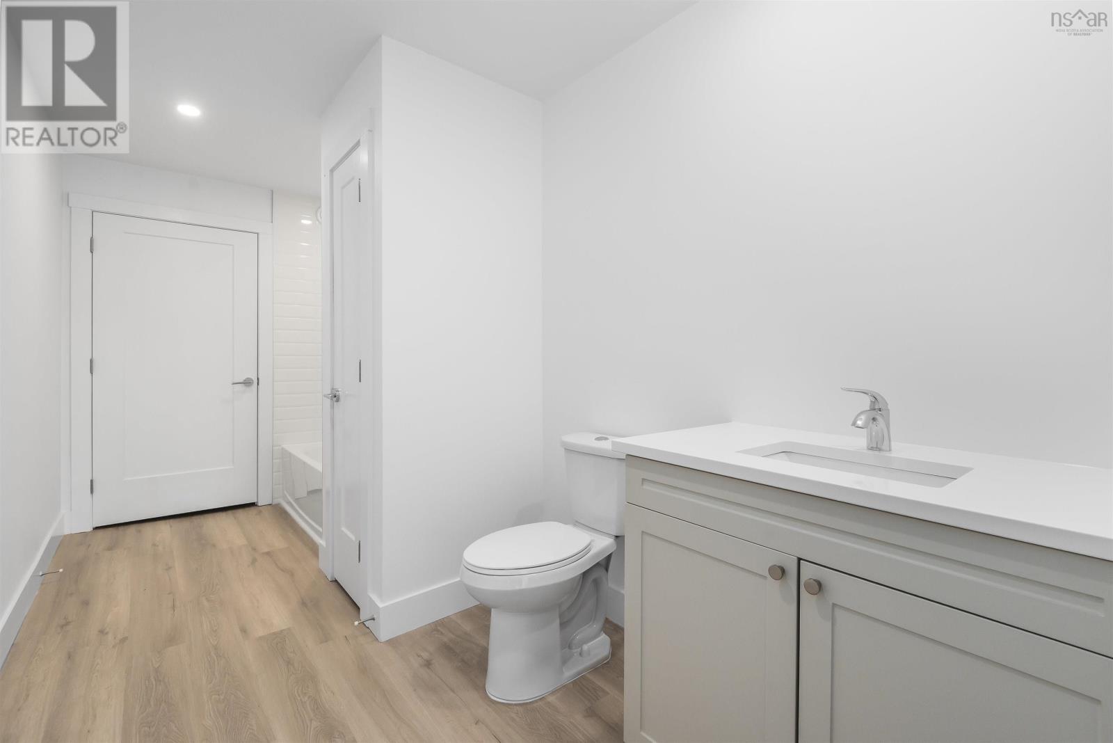 6 Berm Street - 34