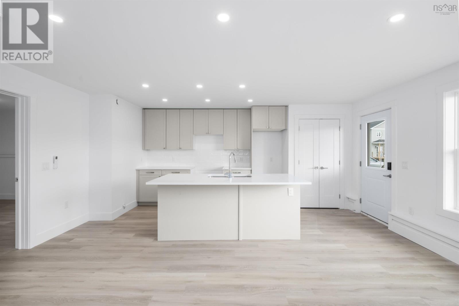 6 Berm Street - 30