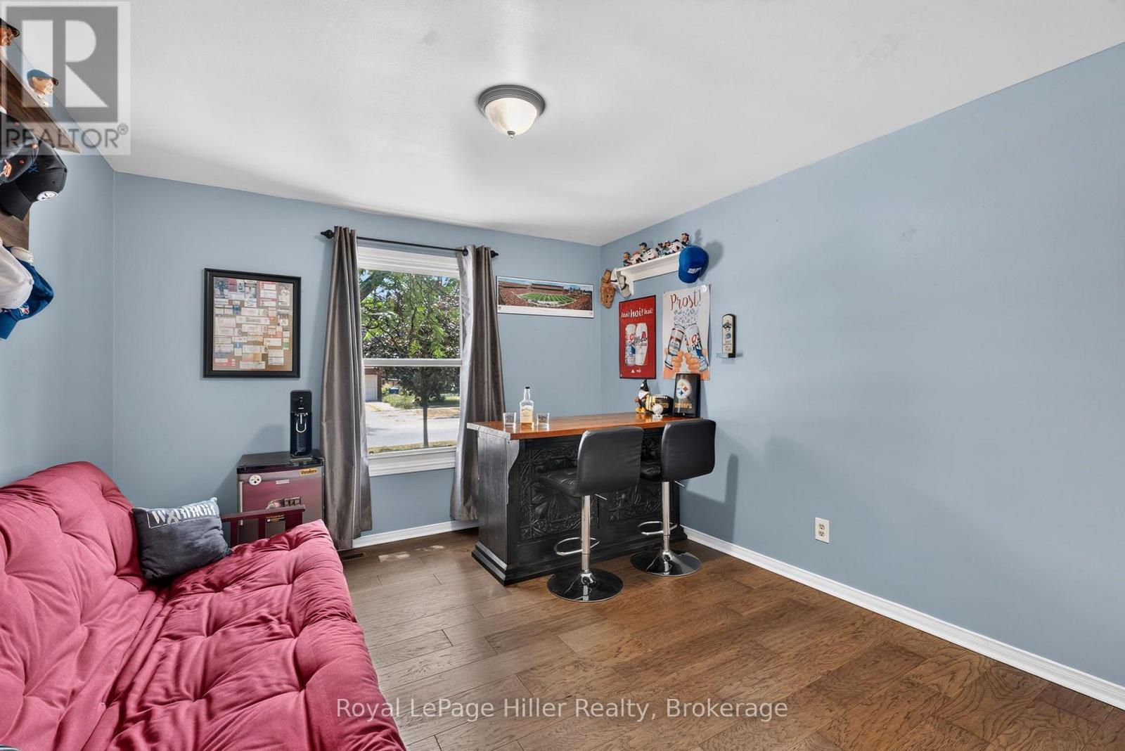 220 GREENWOOD DRIVE - 17