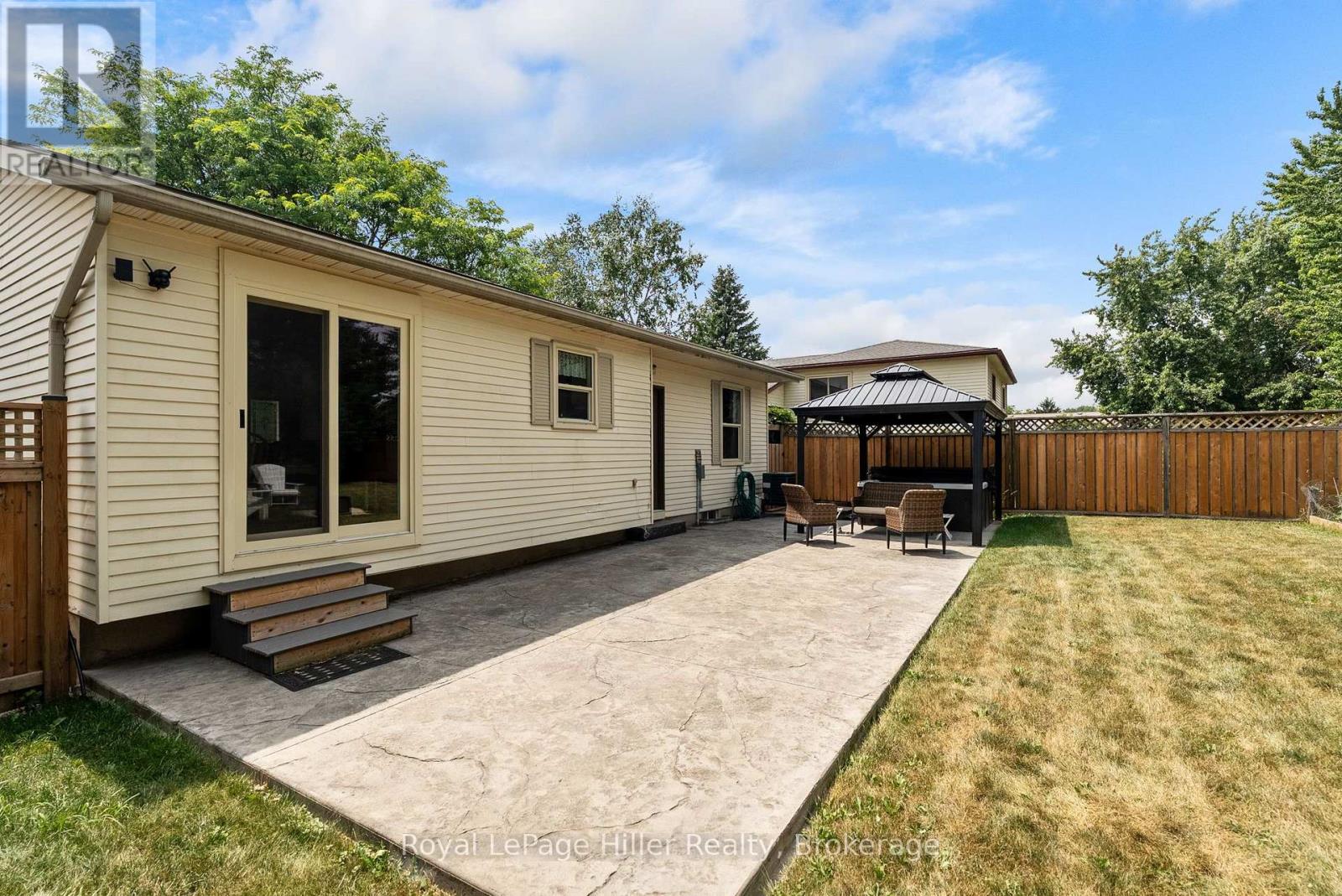 220 GREENWOOD DRIVE - 34