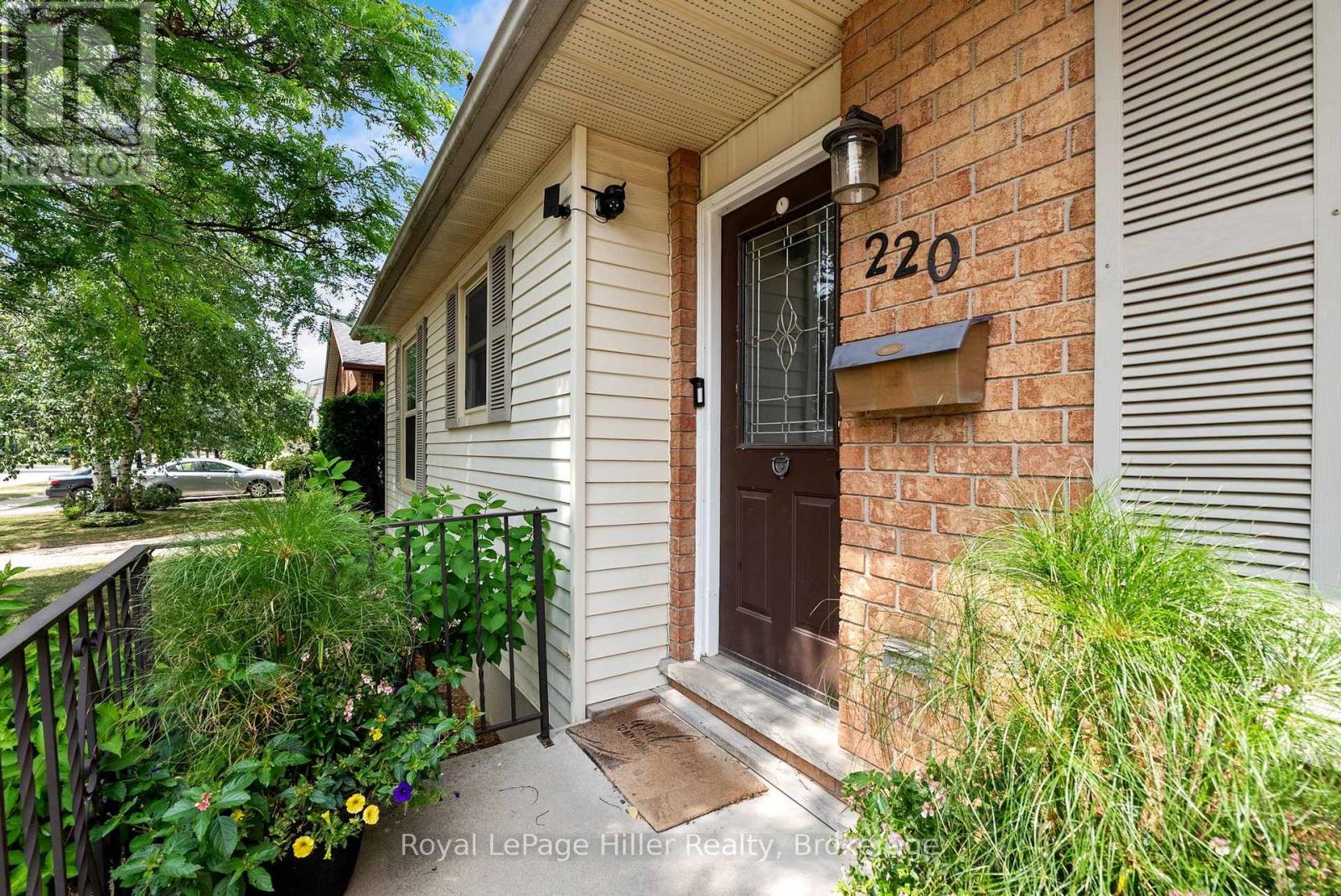 220 GREENWOOD DRIVE - 5