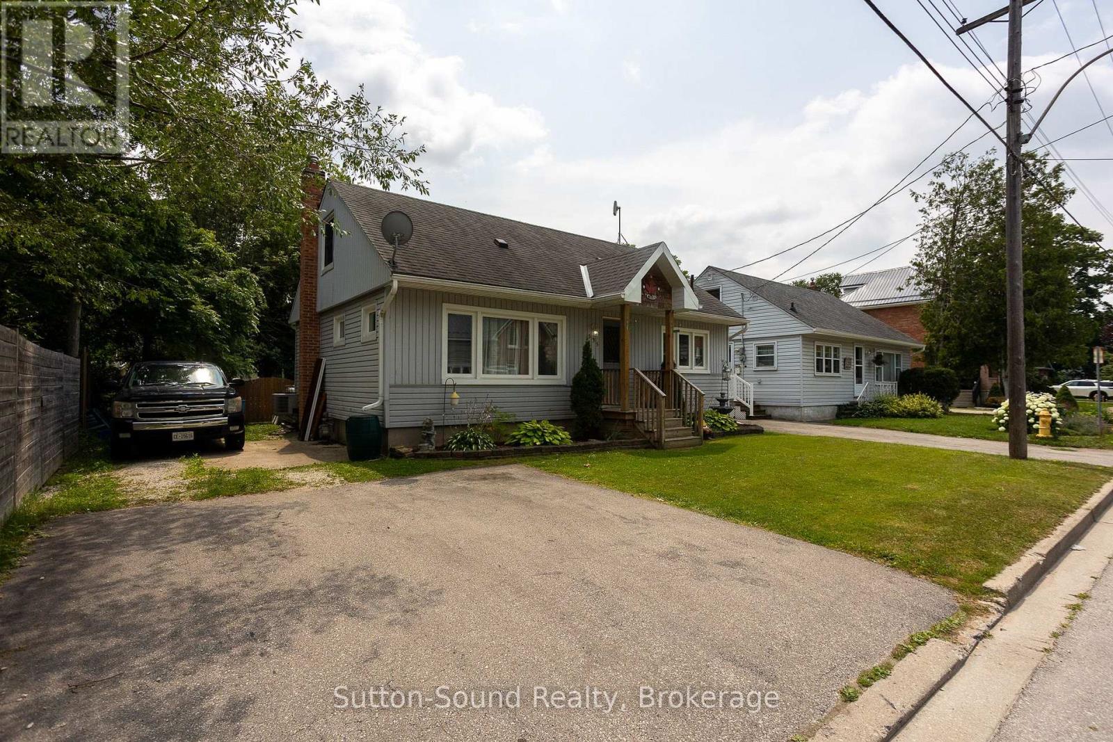 535 9TH STREET W - 2