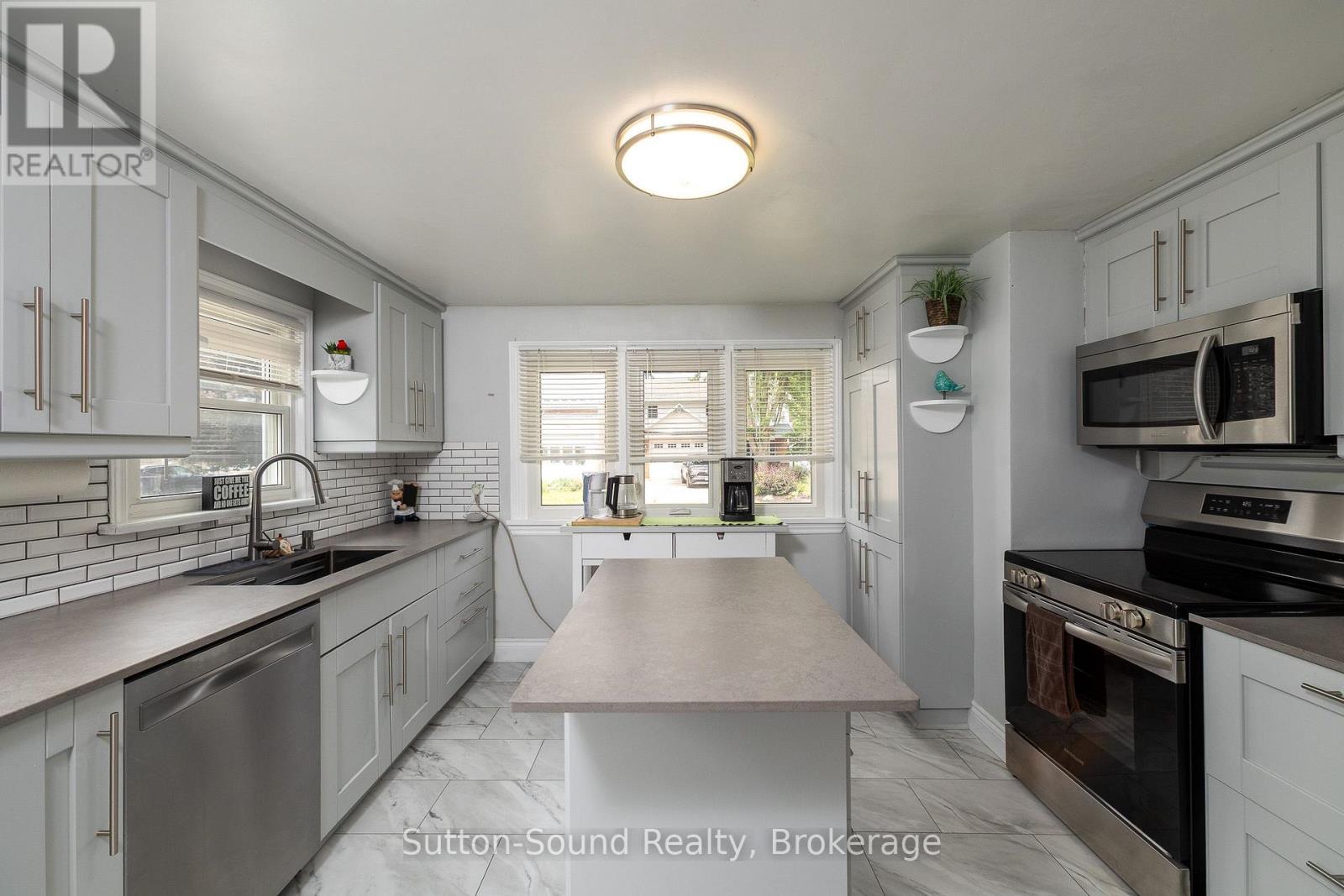 535 9TH STREET W - Image 9