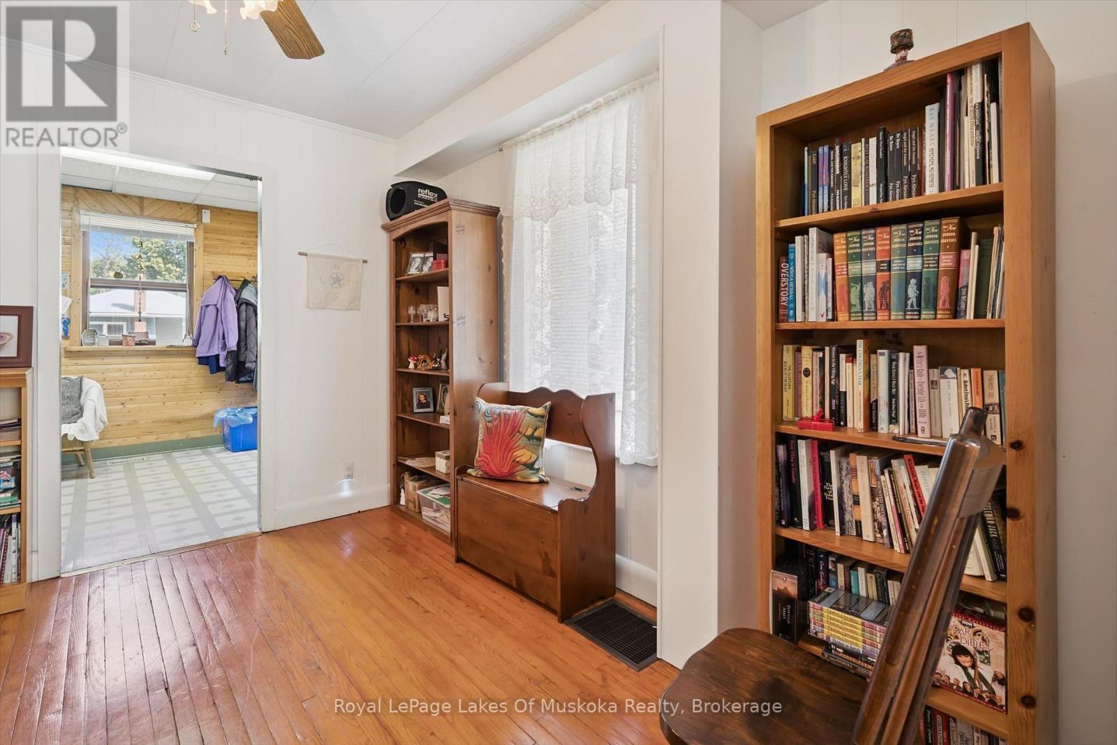 190 WINEWOOD AVENUE W - 16