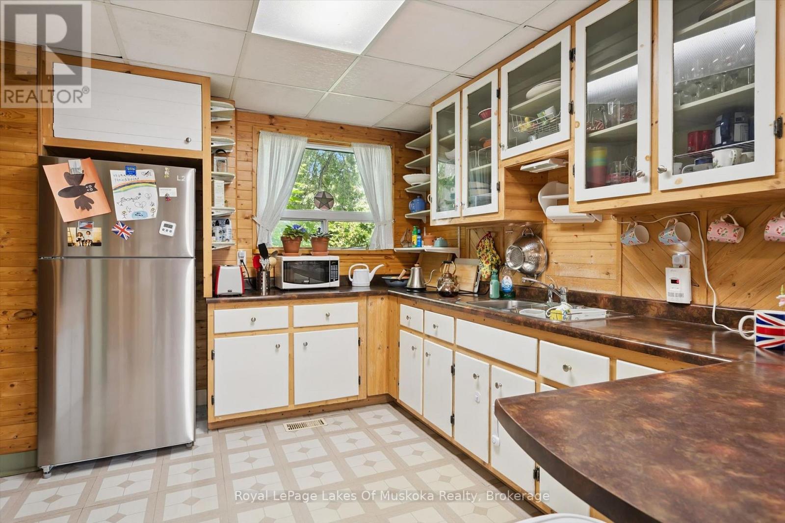190 WINEWOOD AVENUE W - 18