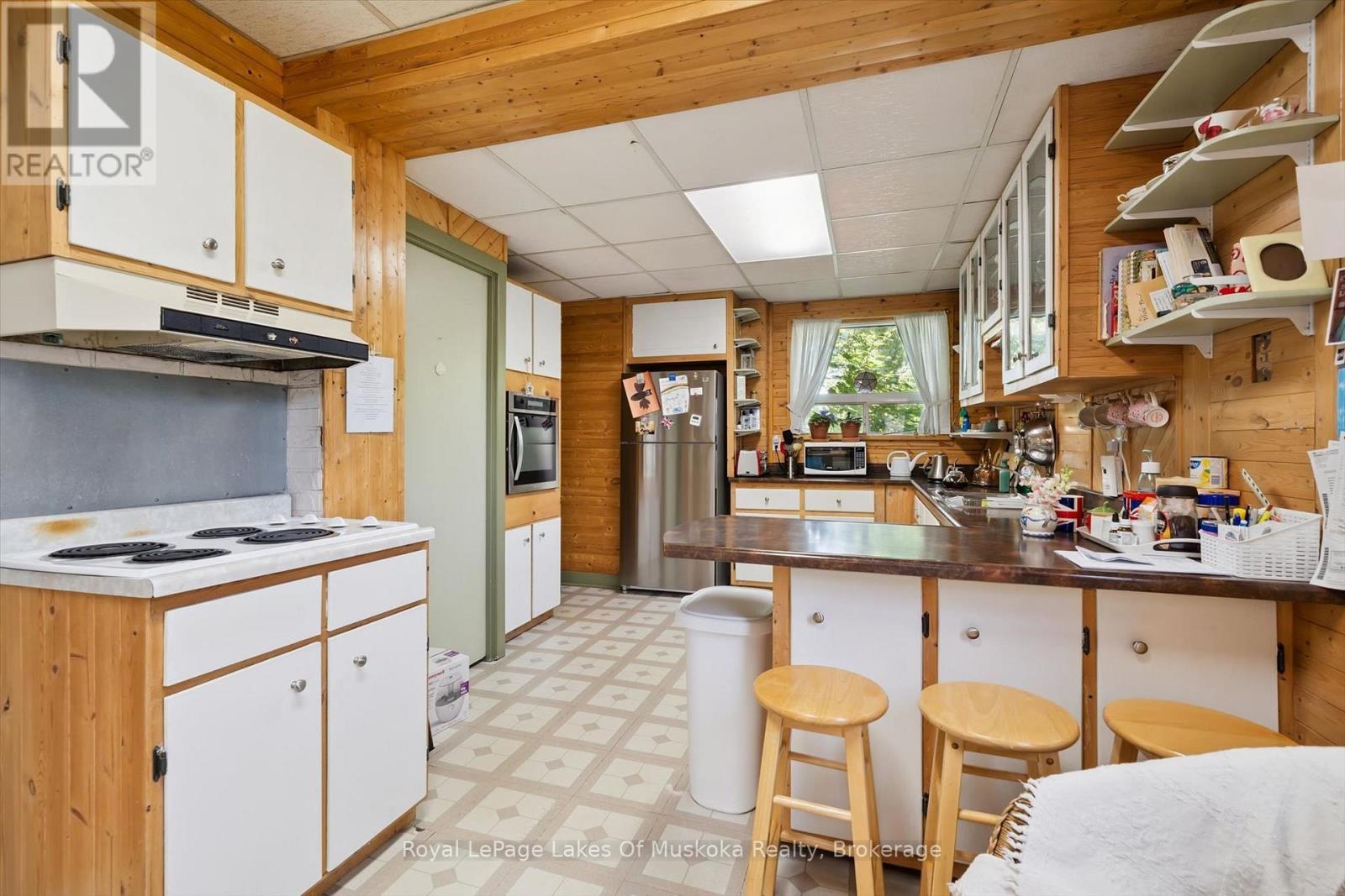 190 WINEWOOD AVENUE W - 19