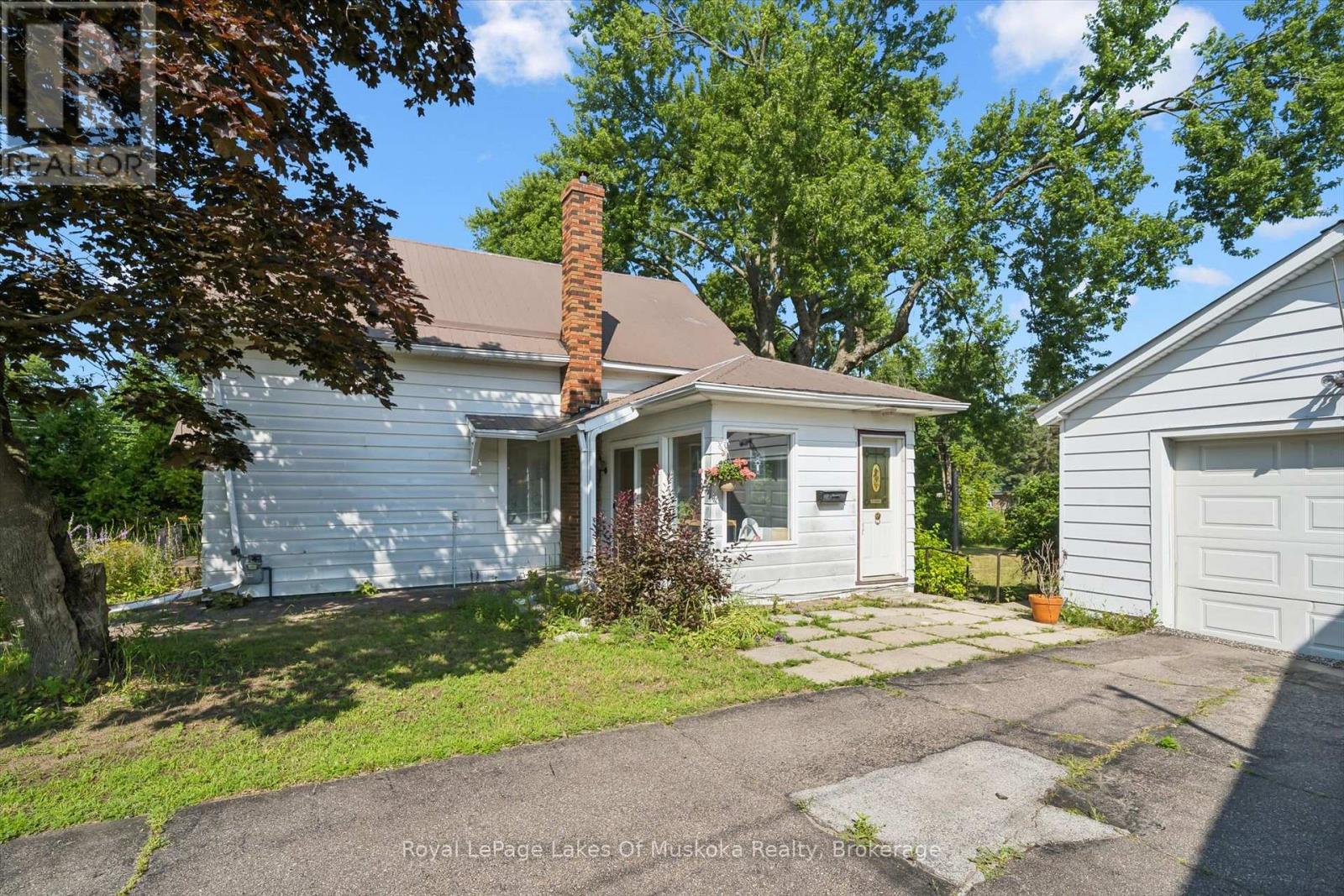 190 WINEWOOD AVENUE W - 5