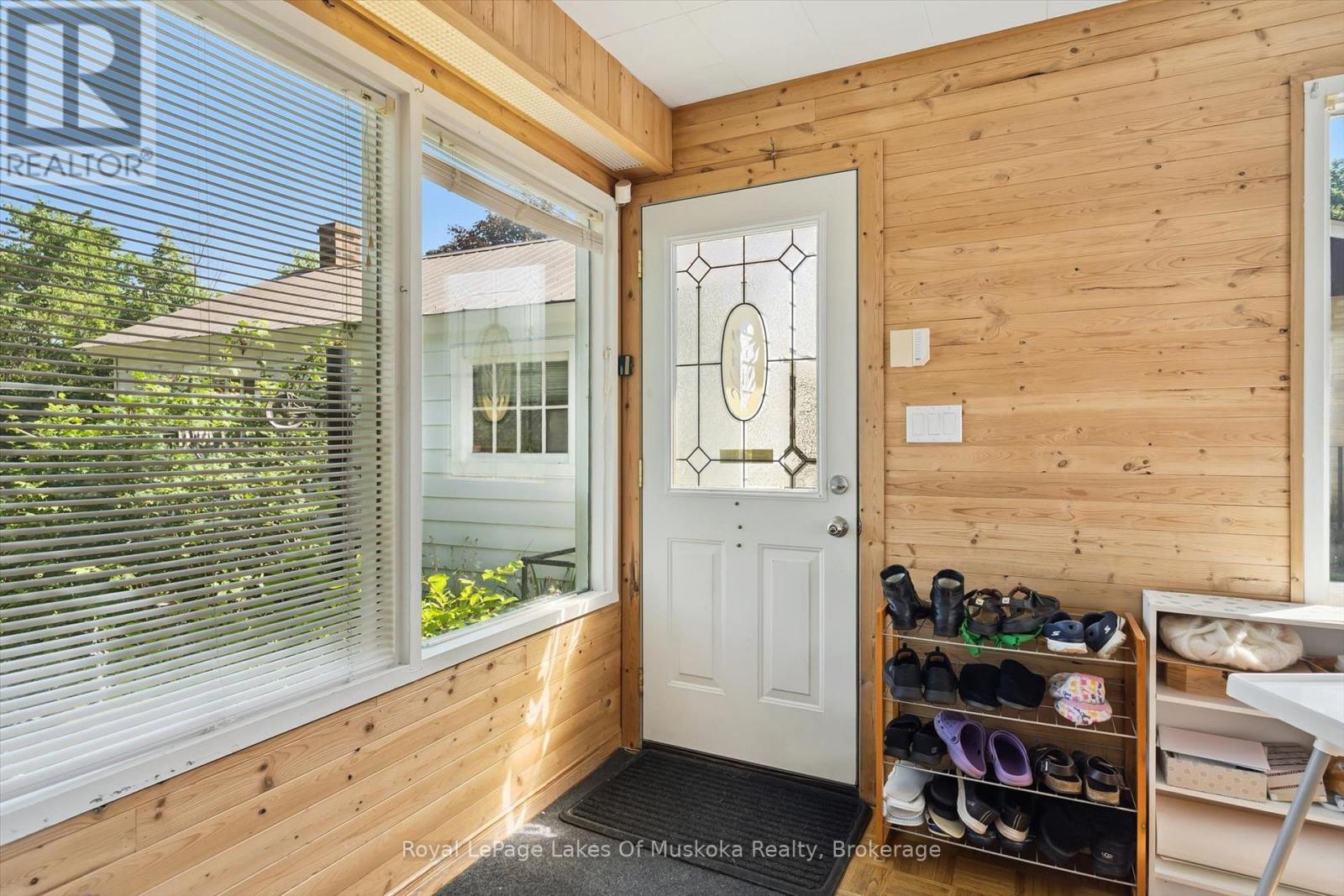 190 WINEWOOD AVENUE W - 7