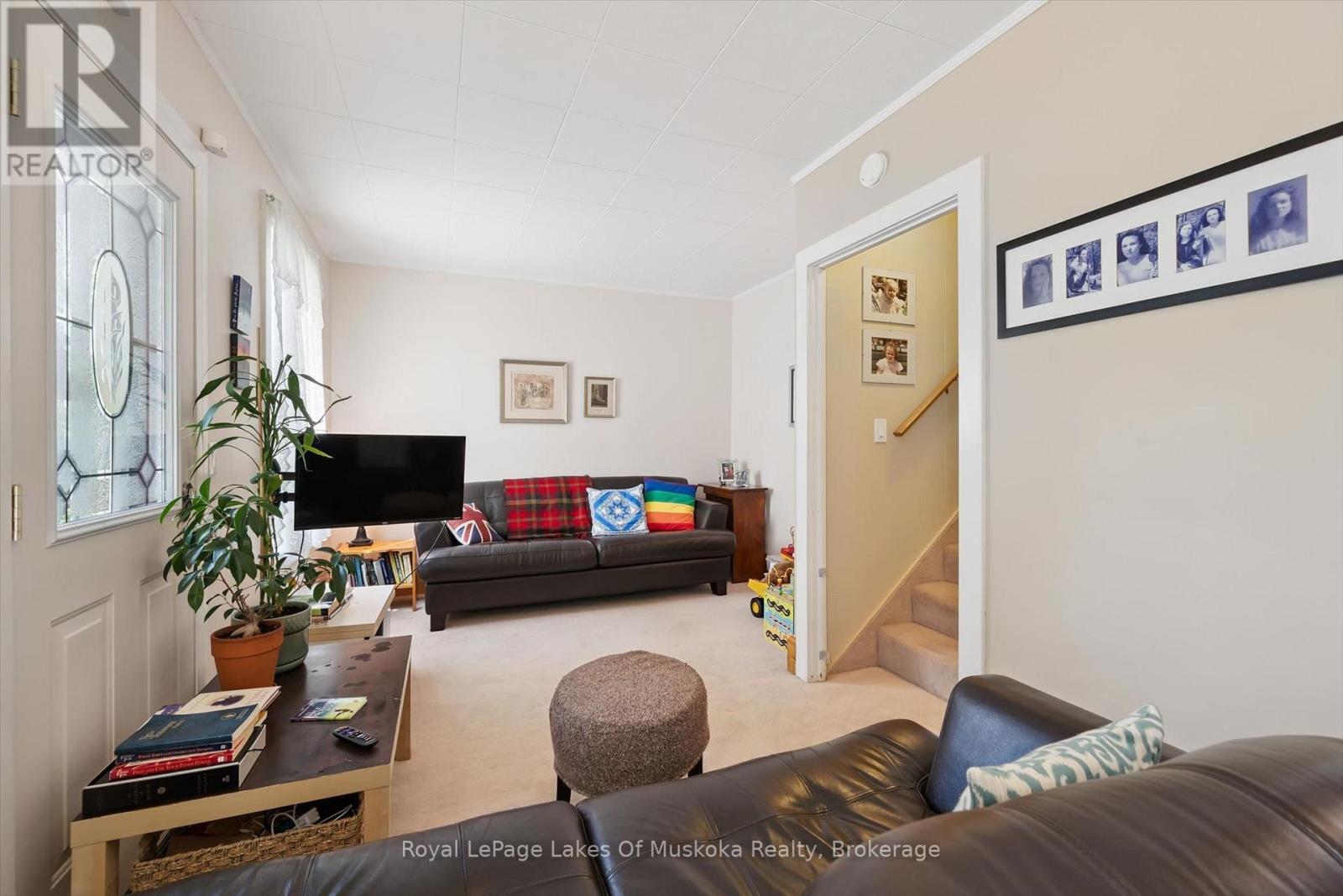 190 WINEWOOD AVENUE W - 8