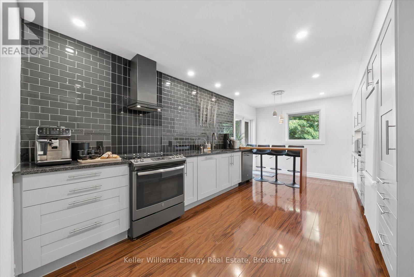 8280 ALBERT COURT - 12