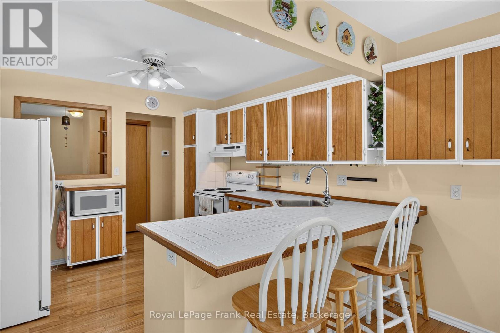18 REDWOOD COURT - 13