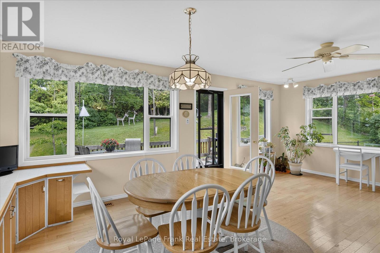 18 REDWOOD COURT - 15