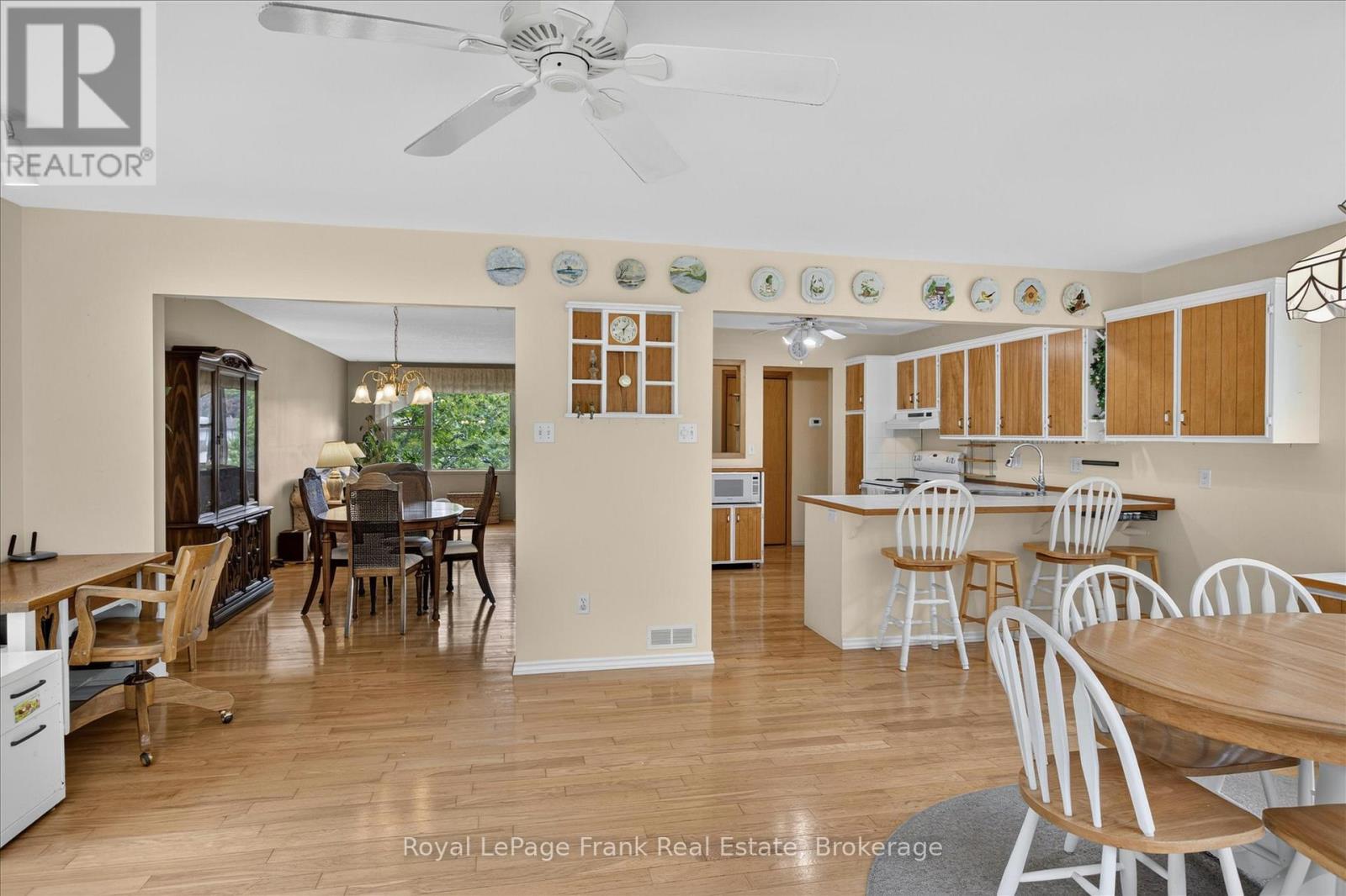 18 REDWOOD COURT - 18