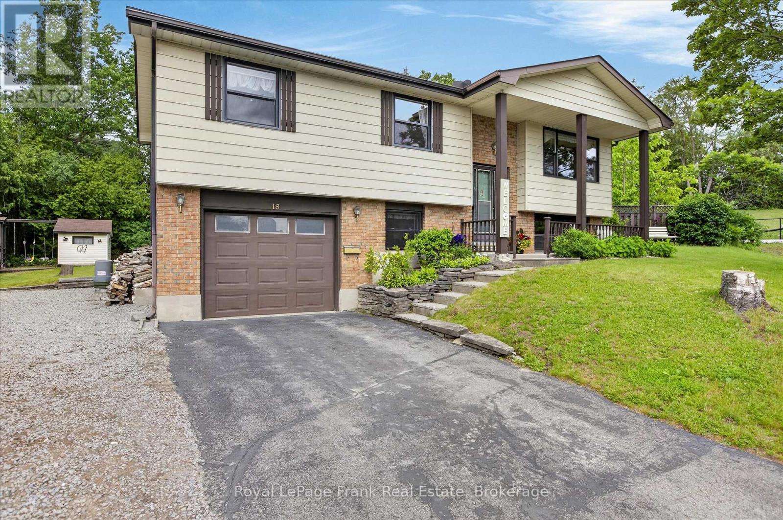 18 REDWOOD COURT - 2