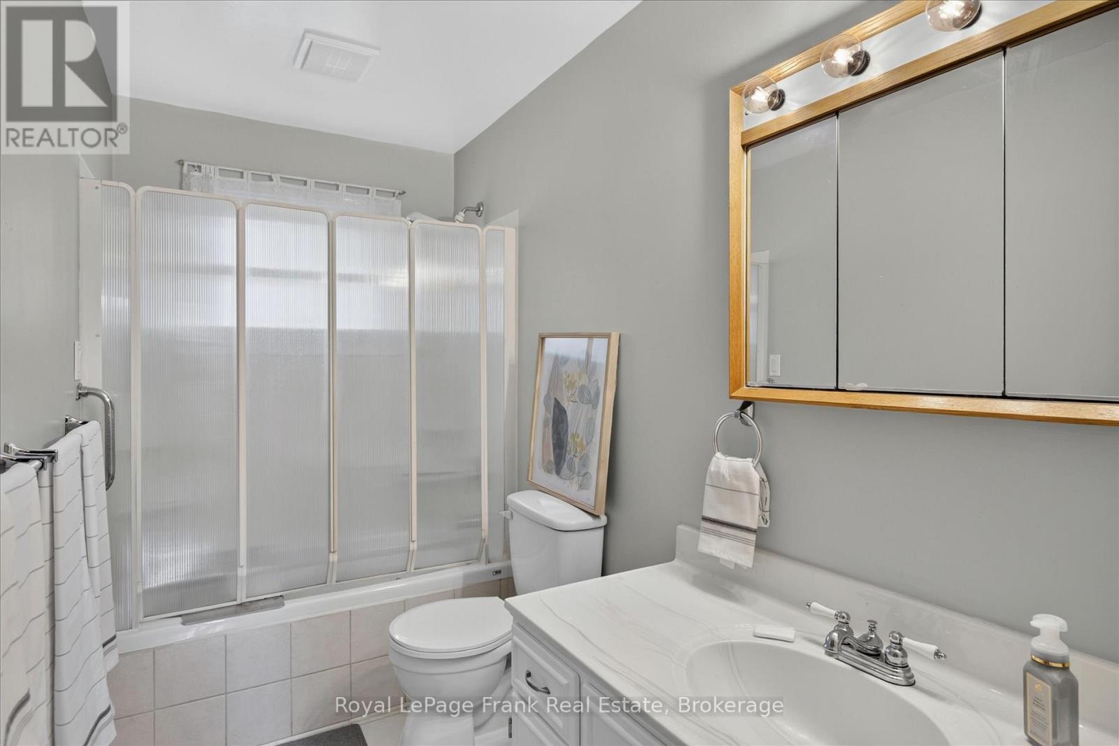 18 REDWOOD COURT - 21