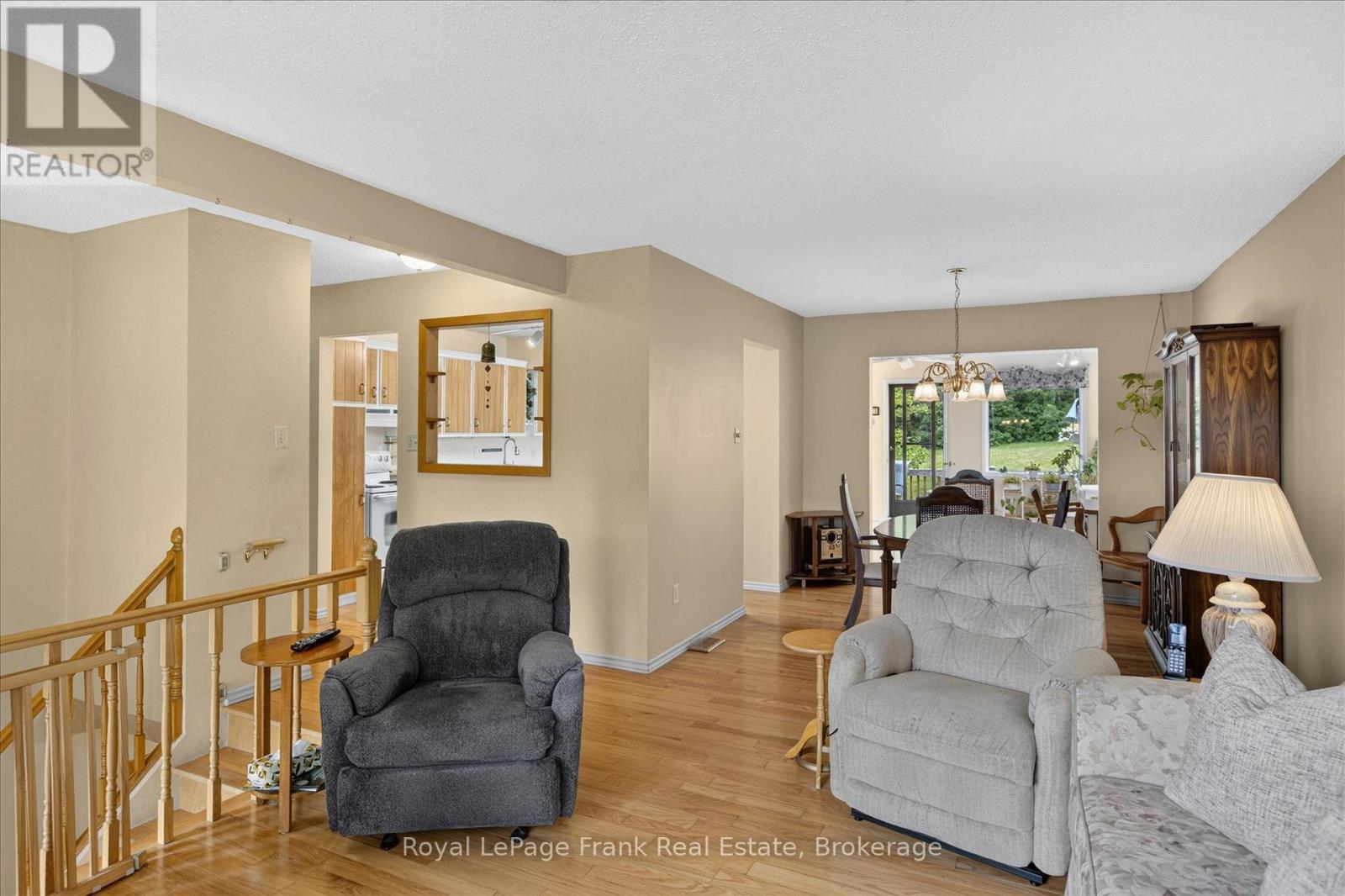 18 REDWOOD COURT - 7