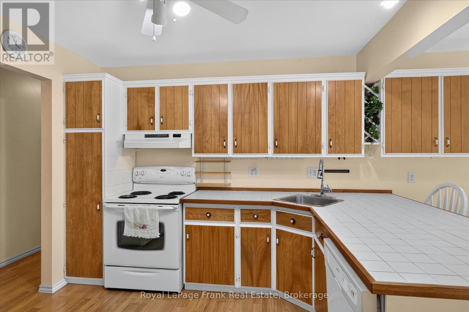 18 REDWOOD COURT - 9