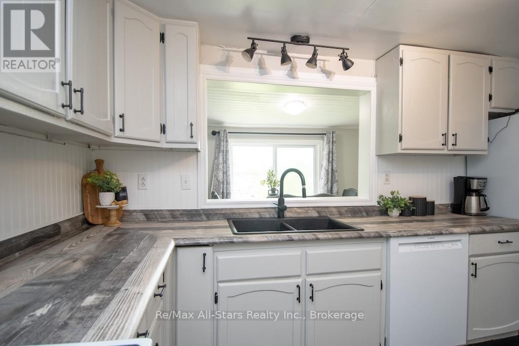 9 RIVERSIDE DRIVE - 19