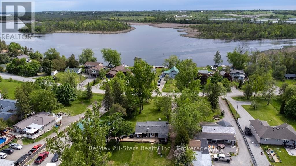 9 RIVERSIDE DRIVE - 40