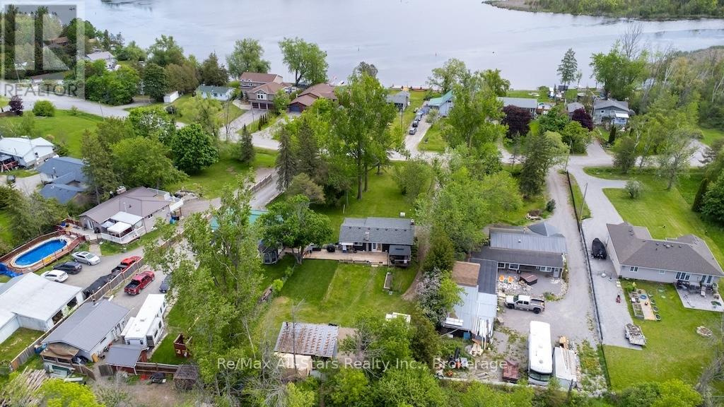 9 RIVERSIDE DRIVE - 41
