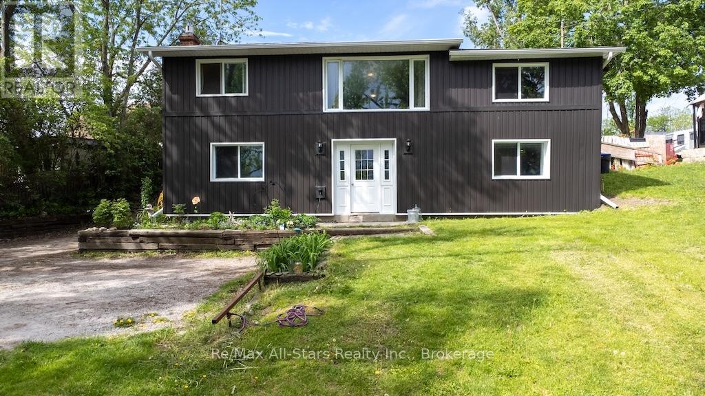 9 RIVERSIDE DRIVE - 44