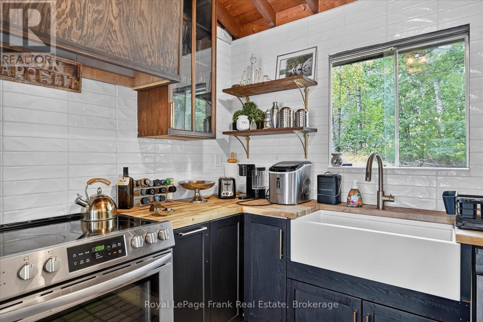 442 ISLAND 7 STONEY LAKE - 20