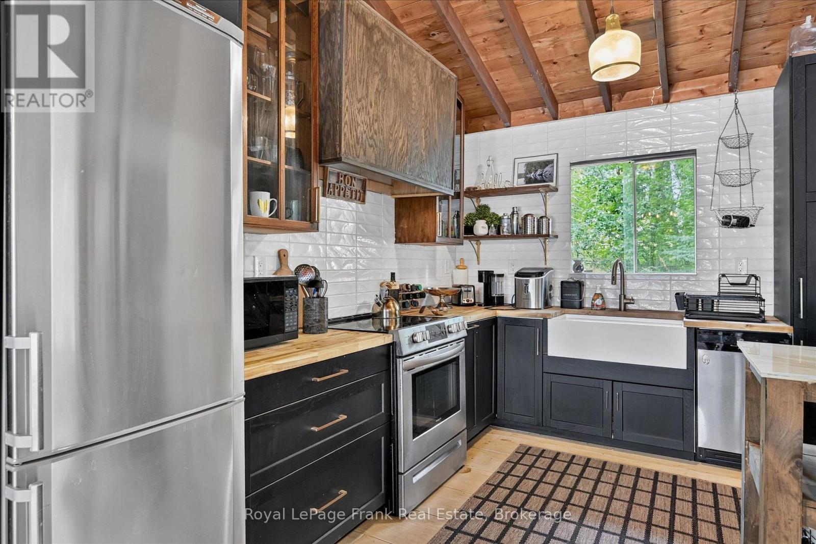 442 ISLAND 7 STONEY LAKE - 22